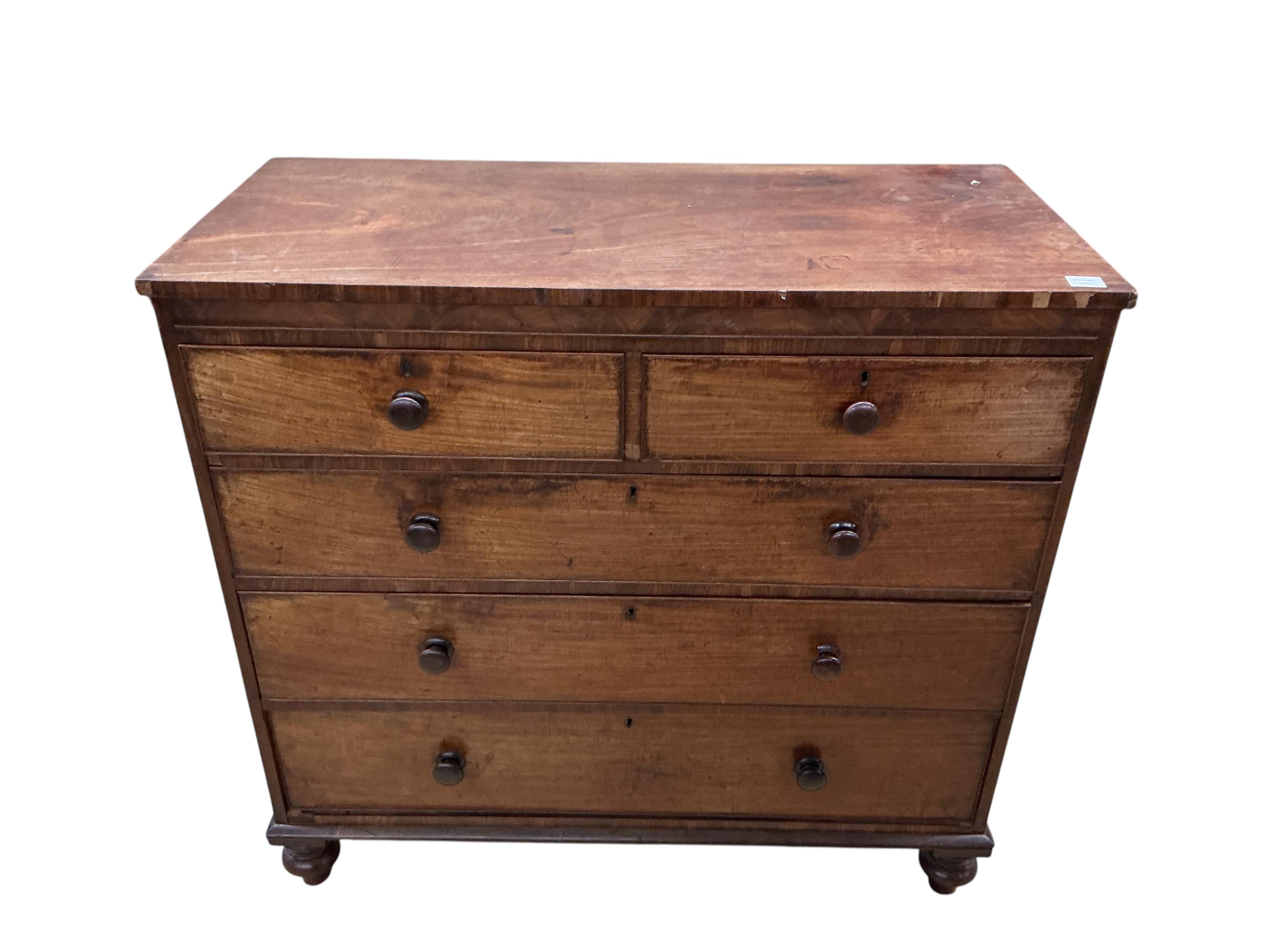 An early Victorian mahogany chest of drawers, width 106cm, depth 54cm, height 99cm